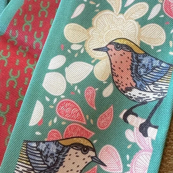 Reversible Green & Red Bird & Flower Print Twilly Narrow Tie Scarf - Picture 3 of 4